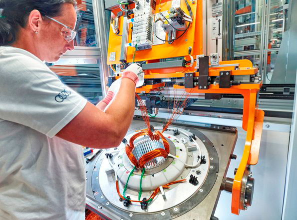 AUDI-Elektromobilität – in Hungaria geschmiedet