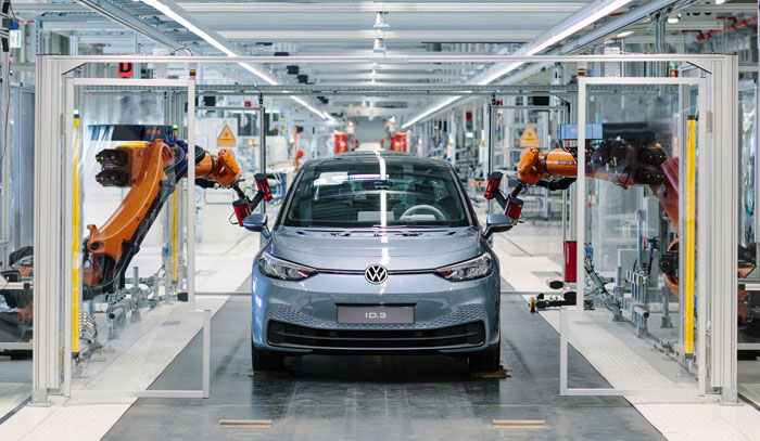 VW-Elektro-Auto in der Fließfertigung